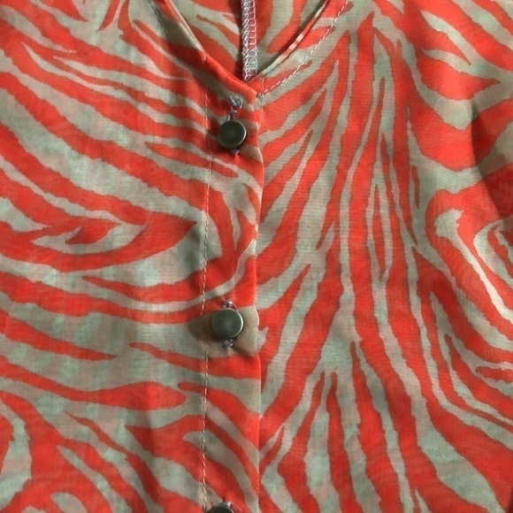 ✨HOST PICK✨ Women’s Coral & Gray Zebra Print Sheer Shirt - Picture 11 of 12
